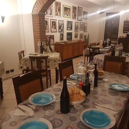 فندق مبيت وإفطار La Crota آستي