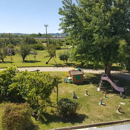 فندق مبيت وإفطار La Crota آستي