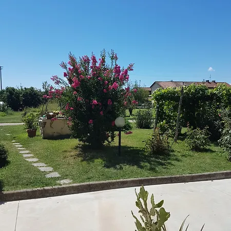 La Crota 4* אסטי